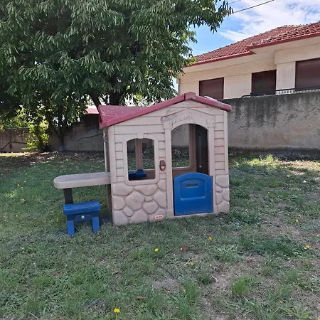 דירה Dinaki פלורינה